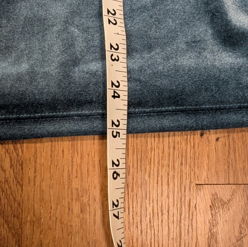 ✨ Ann Taylor XL Velvet Tank Top – Shimmering Blue Elegance ✨ - Picture 7 of 8